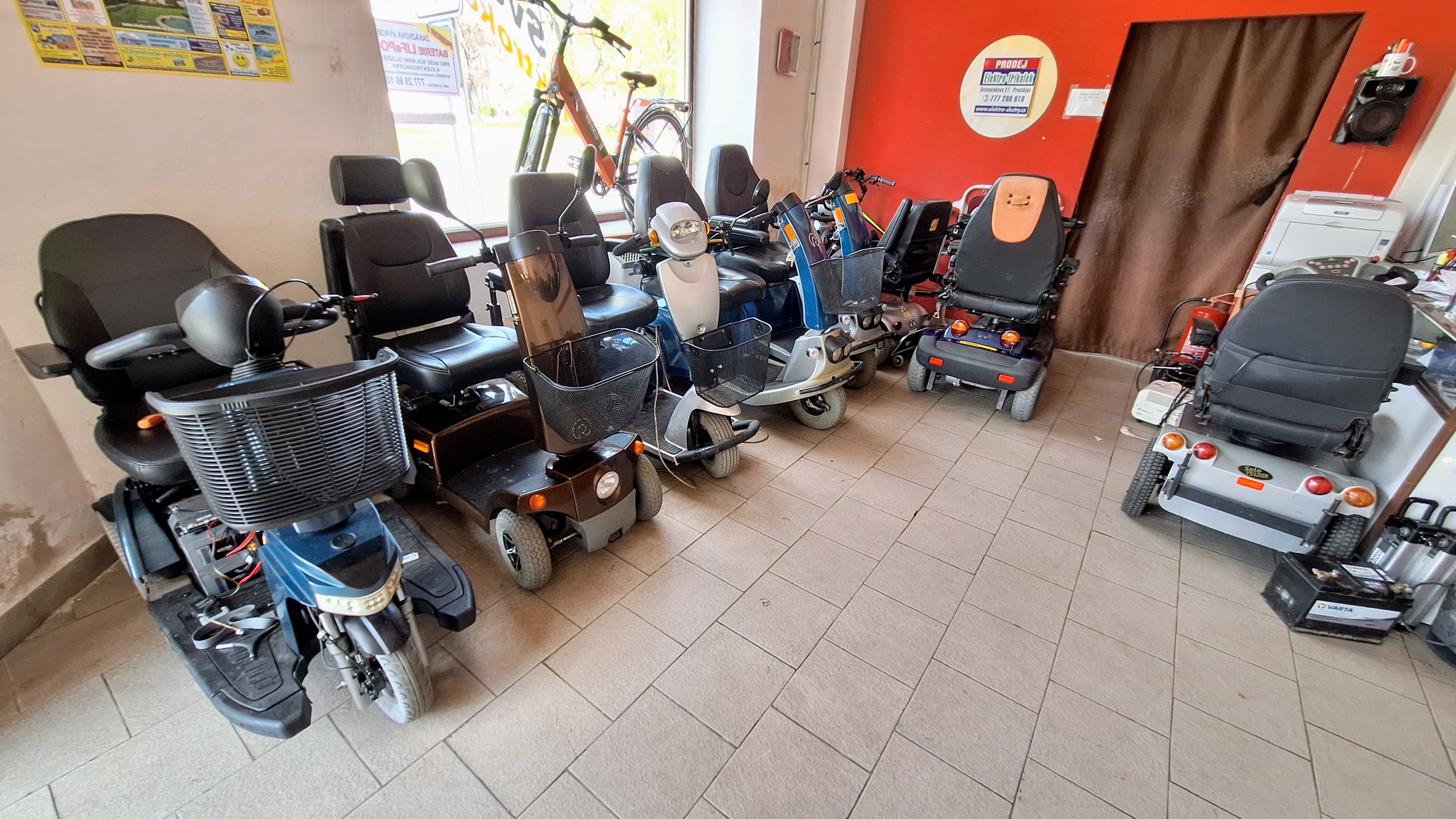 VÝPRODEJ ELEKTROSKÚTRŮ
